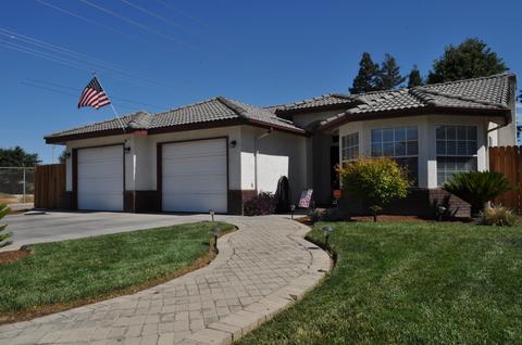 2195 E Alpine Ct, Tulare, CA 93274 photo 1