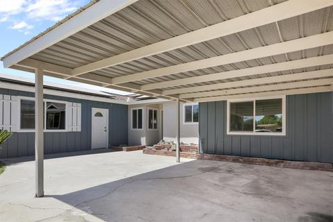 554 Lombardy Ln, Lemoore, CA 93245 photo 3