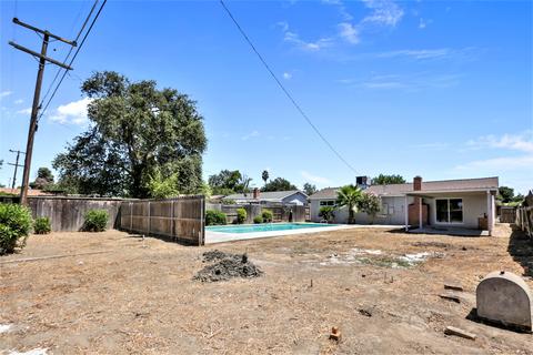 554 Lombardy Ln, Lemoore, CA 93245 photo 27