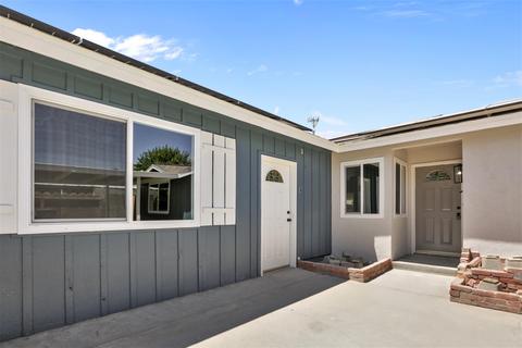 554 Lombardy Ln, Lemoore, CA 93245 photo 2