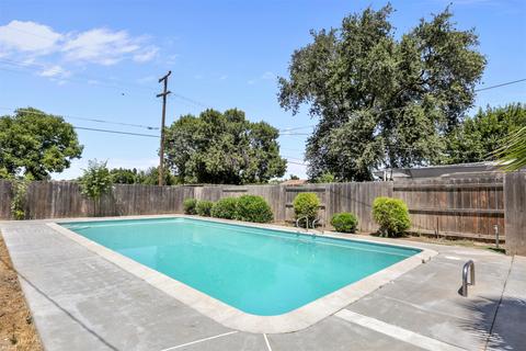 554 Lombardy Ln, Lemoore, CA 93245 photo 25