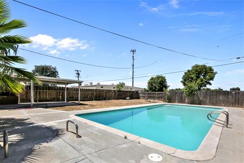 554 Lombardy Ln, Lemoore, CA 93245 photo 24