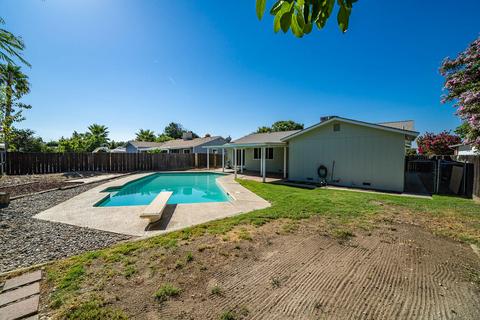 676 Tamarack Ln, Lemoore, CA 93245 photo 33