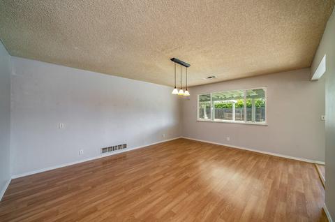 676 Tamarack Ln, Lemoore, CA 93245 photo 7