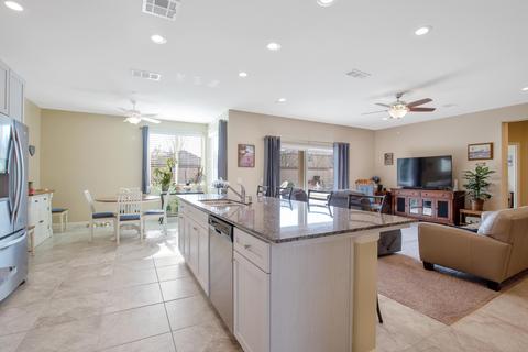 617 E Monte Verde Ave, Visalia, CA 93292 photo 11