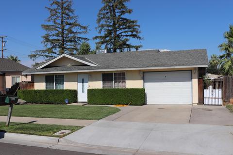 440 N E St, Tulare, CA 93274 photo 2