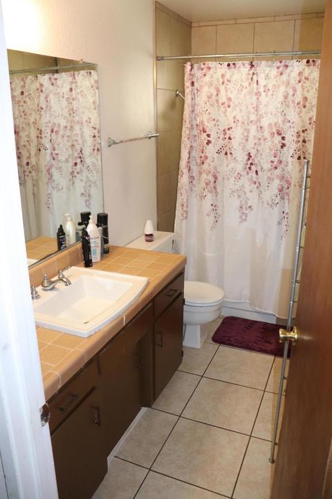 1704 E Bridger Ave, Tulare, CA 93274 photo 9
