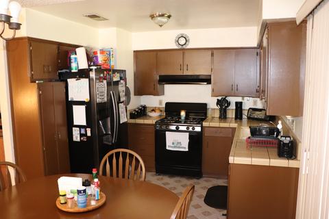 1704 E Bridger Ave, Tulare, CA 93274 photo 5