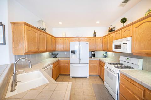 970 Par Ave, Lemoore, CA 93245 photo 14