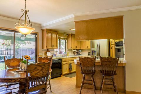 258 E Wilson Ave, Tulare, CA 93274 photo 15