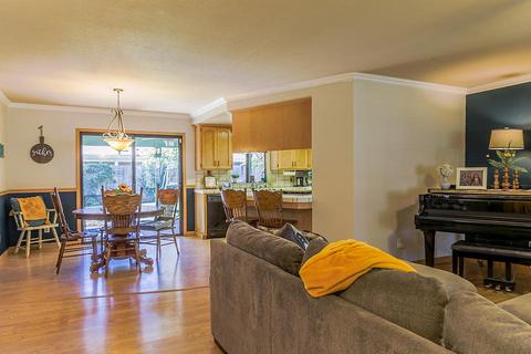 258 E Wilson Ave, Tulare, CA 93274 photo 12