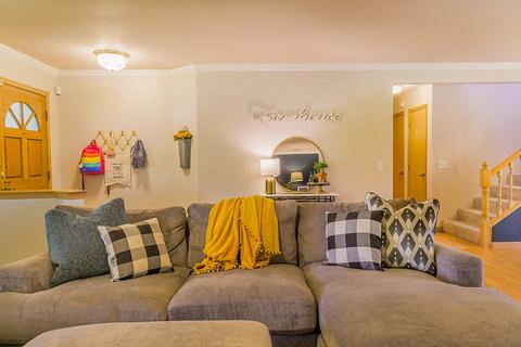 258 E Wilson Ave, Tulare, CA 93274 photo 14