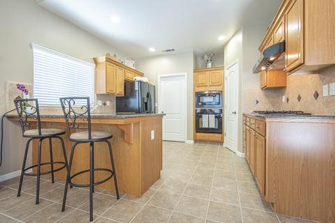 963 Tranquility Ct, Lemoore, CA 93245 photo 18