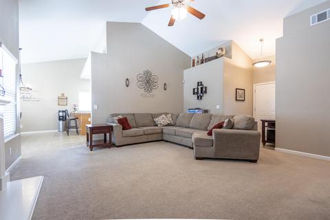 963 Tranquility Ct, Lemoore, CA 93245 photo 5