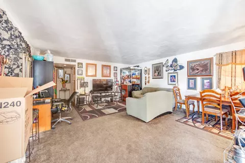 748 E Kaweah Ave, Visalia, CA 93292 photo 5