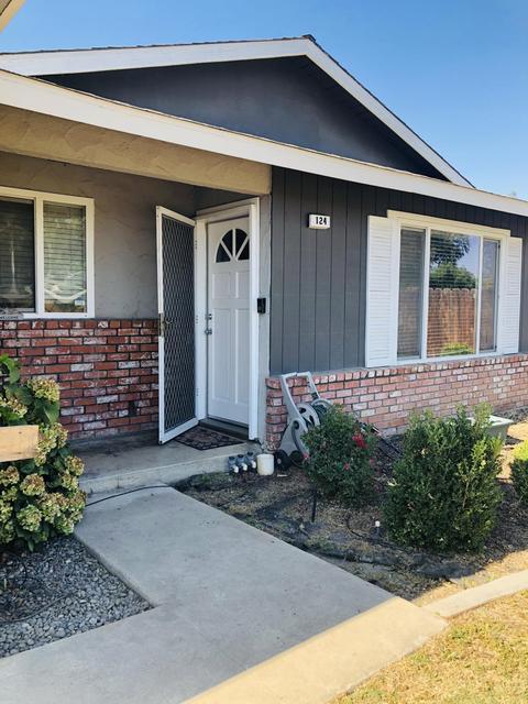 124 Evergreen Ave, Visalia, CA 93277 photo 3