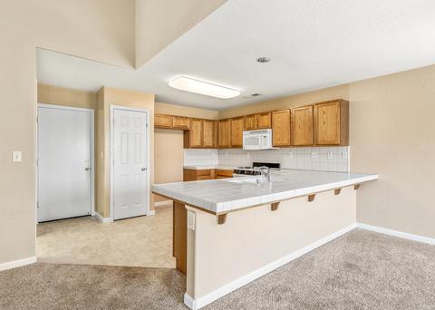2415 E Chestnut Ct, Visalia, CA 93292 photo 9