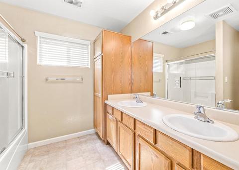 2415 E Chestnut Ct, Visalia, CA 93292 photo 26