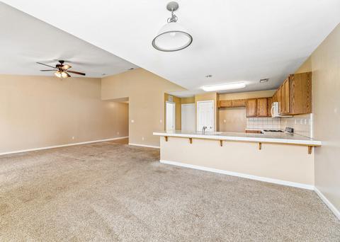 2415 E Chestnut Ct, Visalia, CA 93292 photo 8