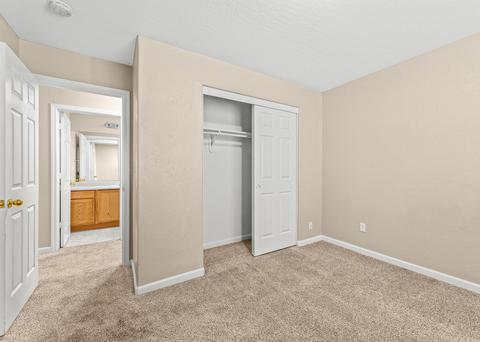 2415 E Chestnut Ct, Visalia, CA 93292 photo 12