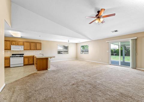 2415 E Chestnut Ct, Visalia, CA 93292 photo 6