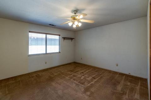2138 E Westcott Ave, Visalia, CA 93292 photo 18