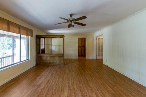 2138 E Westcott Ave, Visalia, CA 93292 photo 8