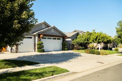 1912 E Walnut Ave, Tulare, CA 93274 photo 3