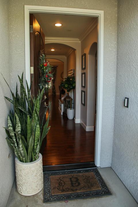 1912 E Walnut Ave, Tulare, CA 93274 photo 5