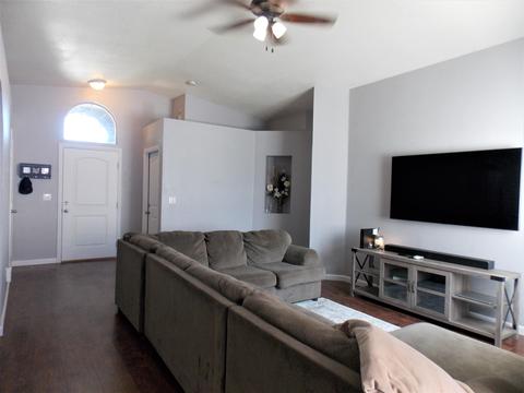2007 Dandelion Ave, Tulare, CA 93274 photo 4