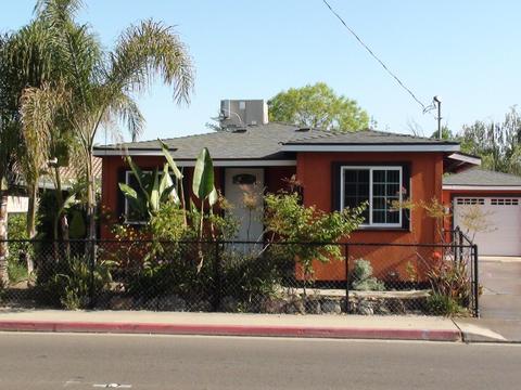 106 E Walnut Ave, Visalia, CA 93277 photo 1