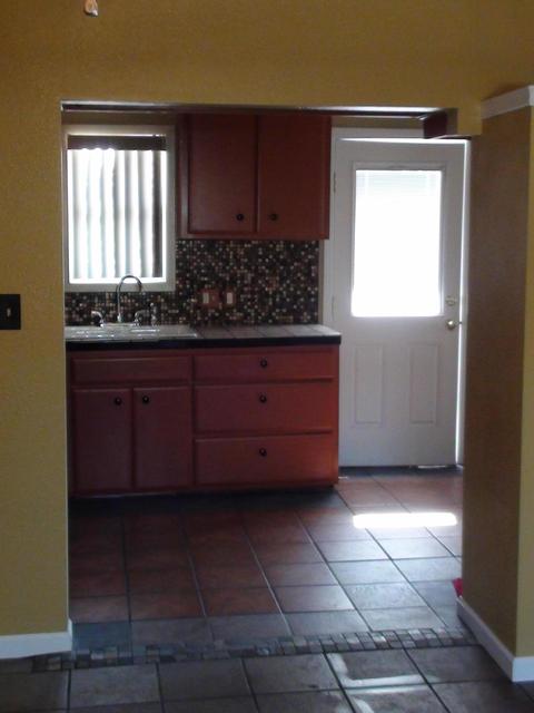 106 E Walnut Ave, Visalia, CA 93277 photo 11