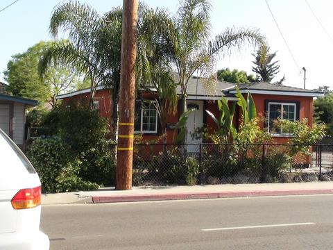 106 E Walnut Ave, Visalia, CA 93277 photo 4