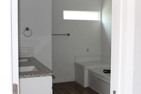 2201 Bell Ave, Corcoran, CA 93212 photo 12