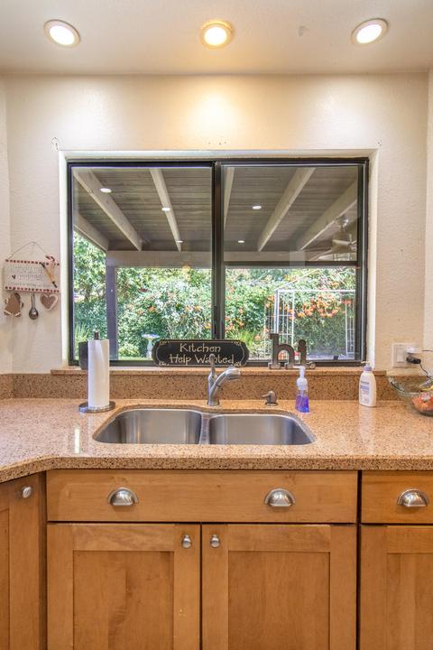 3048 E Sycamore Ave, Visalia, CA 93292 photo 13