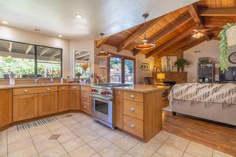 3048 E Sycamore Ave, Visalia, CA 93292 photo 12