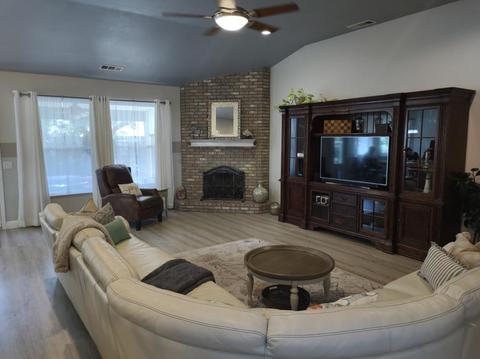 2404 S Beech Dr, Visalia, CA 93292 photo 3