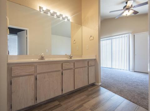 1810 E Vine Ave, Visalia, CA 93292 photo 23