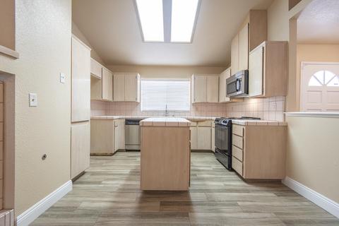1810 E Vine Ave, Visalia, CA 93292 photo 11