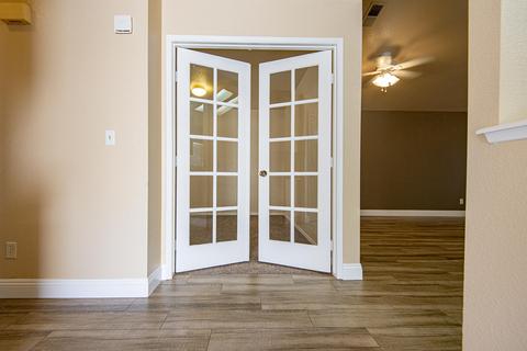 1810 E Vine Ave, Visalia, CA 93292 photo 8