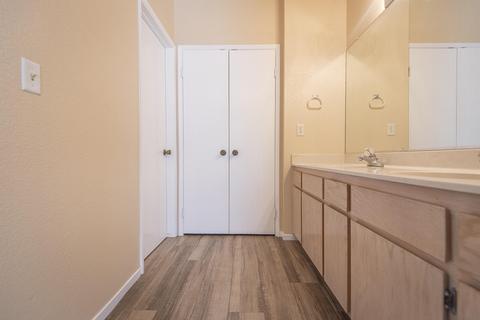 1810 E Vine Ave, Visalia, CA 93292 photo 21
