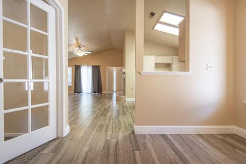 1810 E Vine Ave, Visalia, CA 93292 photo 9