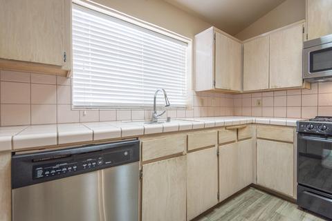 1810 E Vine Ave, Visalia, CA 93292 photo 13