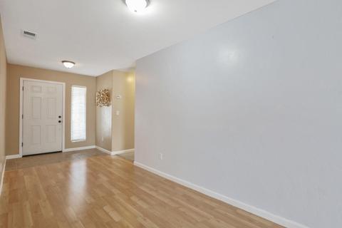 2625 E Parkview Ave, Visalia, CA 93292 photo 5