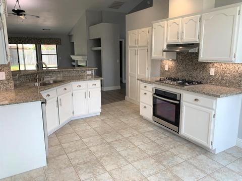 3741 E Feemster Ave, Visalia, CA 93292 photo 3