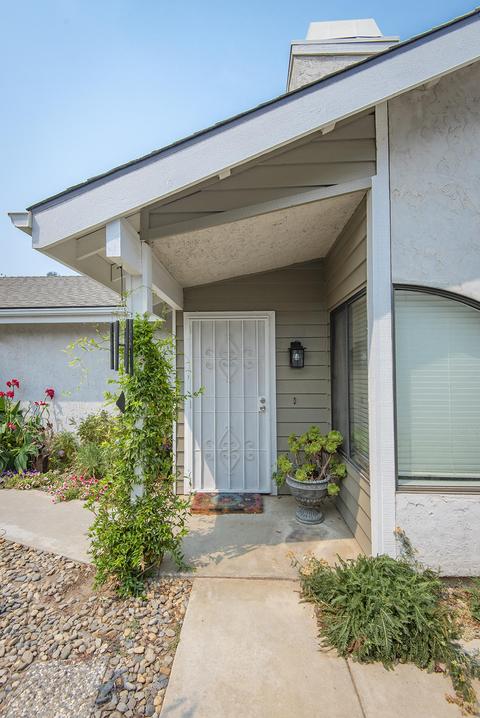 1402 E Vassar Dr, Visalia, CA 93292 photo 5