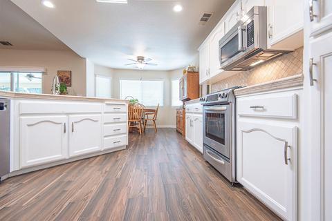 2748 E Seeger Ct, Visalia, CA 93292 photo 13