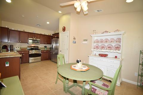 4313 E Hillcrest Ave, Visalia, CA 93292 photo 2
