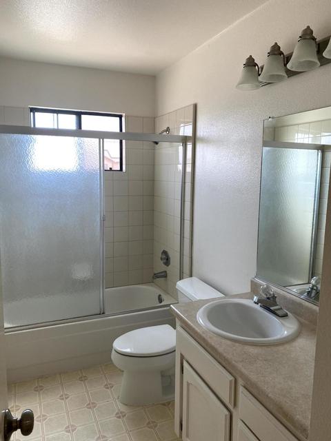 677 Alpha St, Tulare, CA 93274 photo 9