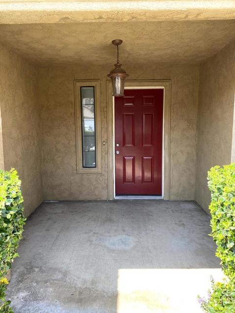 677 Alpha St, Tulare, CA 93274 photo 2